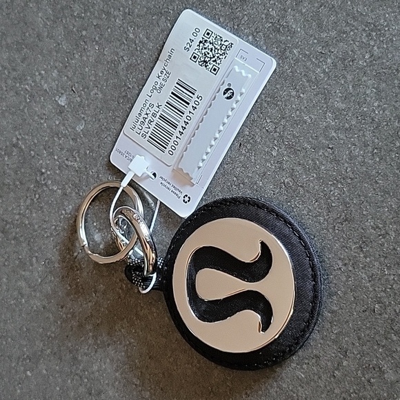 NWT Lululemon Silver Black Logo Keychain - Picture 1 of 7